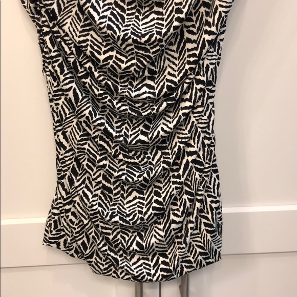 Express Tank Top - Picture 3 of 4